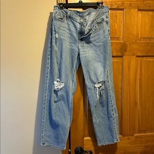 Women’s Old Navy Light Blue Distressed Mid-Rise Boyfriend  Jeans - size 10